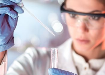 5 principais riscos em laboratório de análises clínicas e como evitá-los