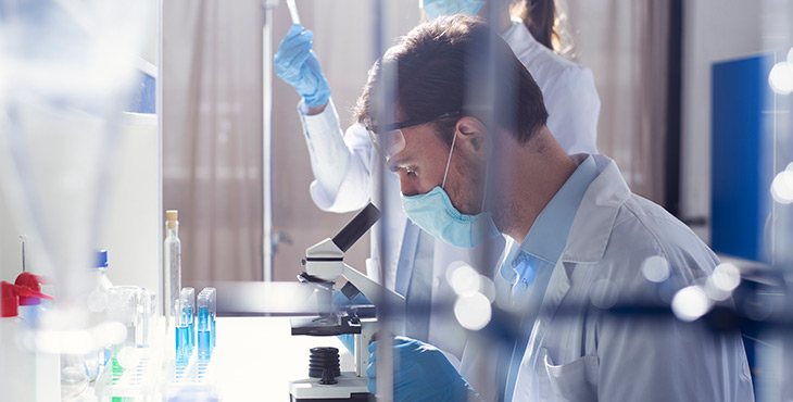 Como a tecnologia pode oferecer suporte aos laboratórios de análises clínicas?